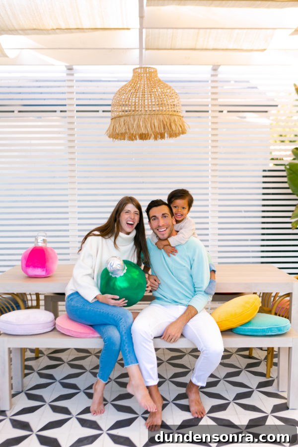 Family Christmas Card Photo Ideas for Memorable Holiday Cards 6 A family sitting at a table