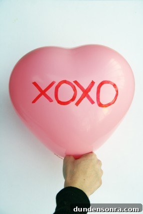 valentines-day-diy-balloons
