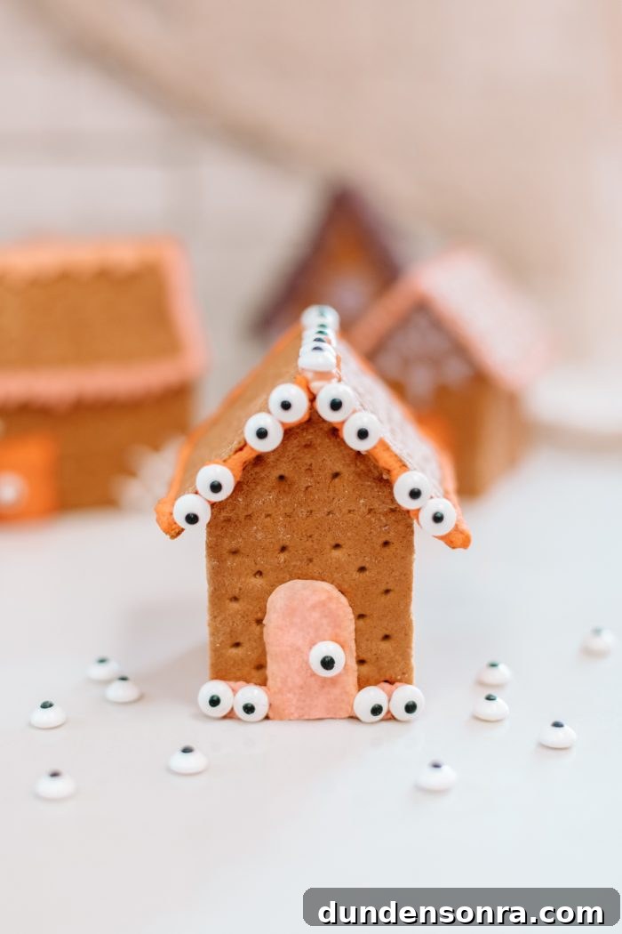 Edible Haunted Houses: Halloween Candy House Ideas and Guide 15 How To Make An Edible Haunted House for Halloween with Graham Crackers