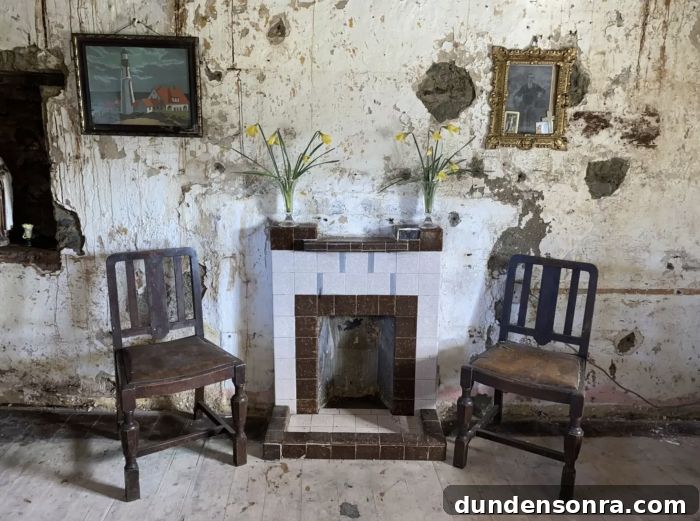 Homes I’d Love to Live In: Volume 2 13 A room with furniture and a fireplace