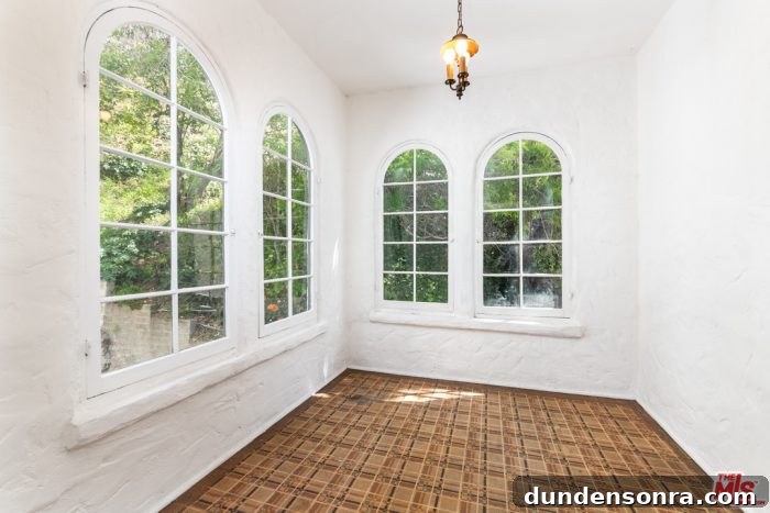 Homes I’d Love to Live In: Volume 2 20 A room with arched windows