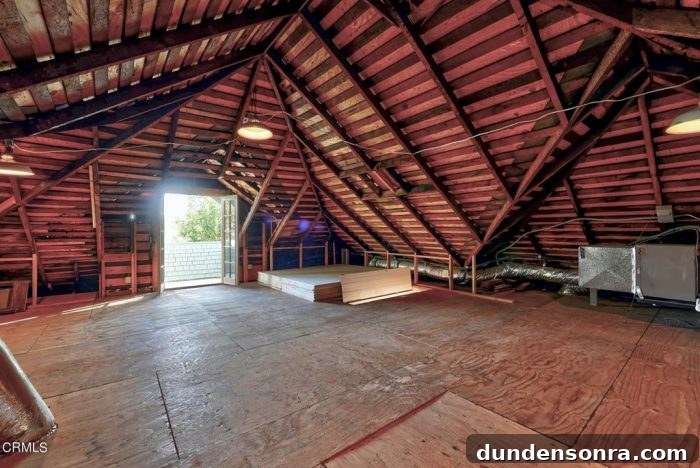 Homes I’d Love to Live In: Volume 2 22 A large empty room