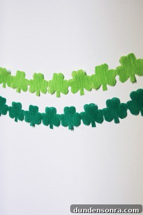 diy-shamrock-streamer-garland