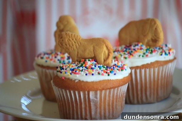 animal-cracker-cupcakes