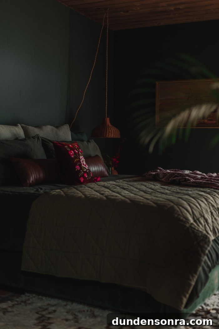 Monochromatic Dark Green Bedroom Ideas and Decor Tips 8 green bed in dark green bedroom