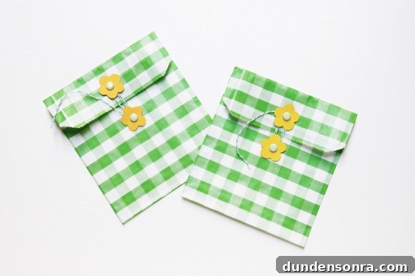 diy-gingham-flower-envelopes diy-gingham-flower-envelopes