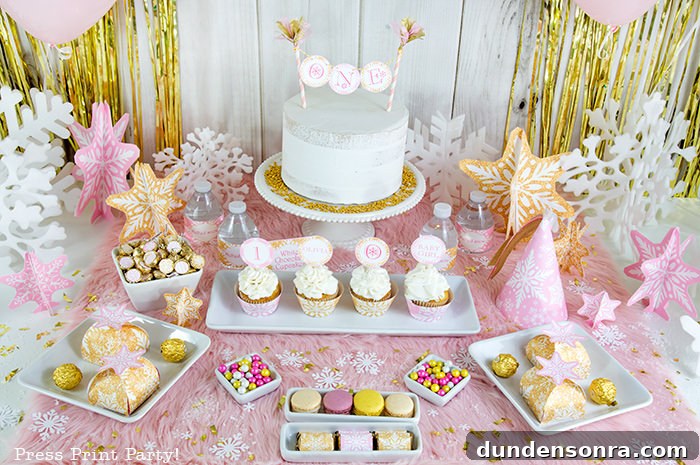 Winter One-derland Birthday Party Winter "one-derland" birthday party table.