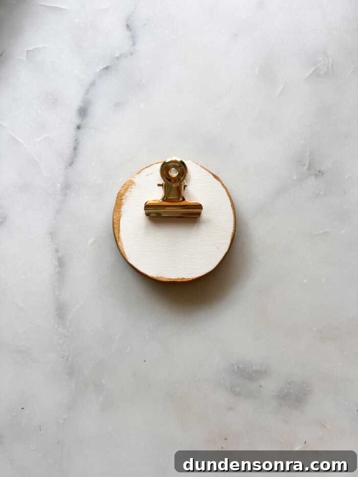 clip on wood circle