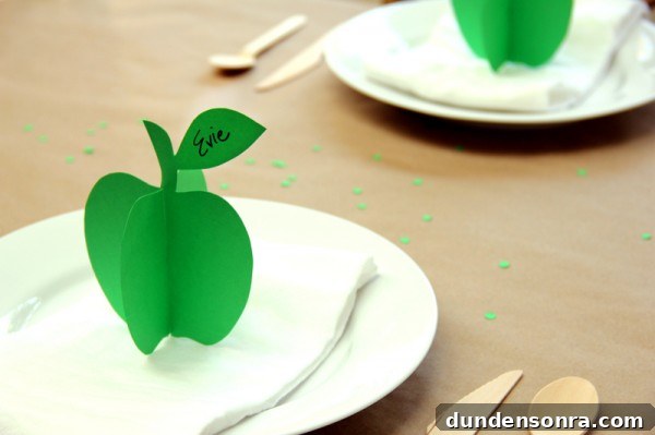 Printable DIY 3D Apple Place Cards