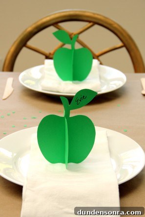 Printable DIY 3D Apple Place Cards for Fall