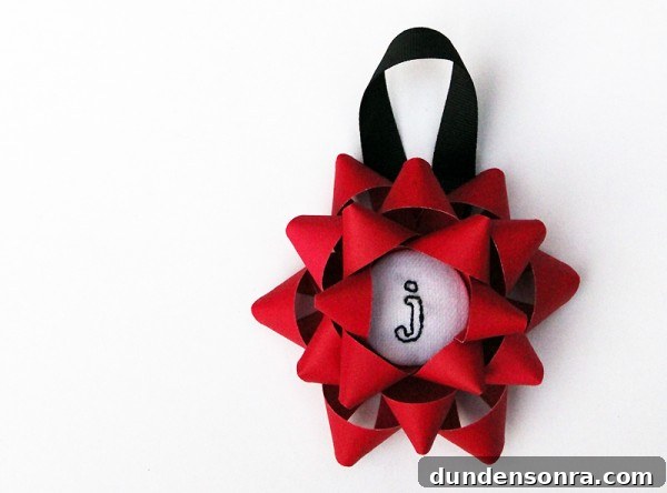 DIY Embroidered Christmas Bow Ornaments DIY Embroidered Christmas Bow Ornaments