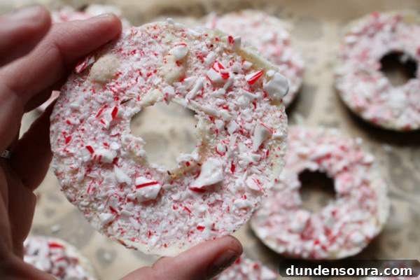 Peppermint Bark Wheels by Corner Blog | Studio DIY (2) Peppermint Bark Wheels by Corner Blog | Studio DIY (2)