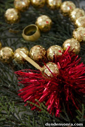 DIY Holiday Baubles