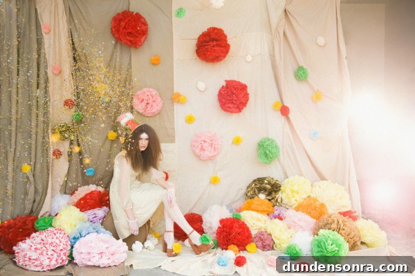 Charming Pom Pom Crafts: Cute Ideas for Home Decor and Gifts 6 Party Pom Poms