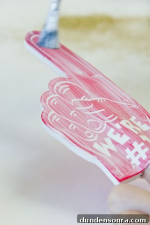 Glitter Foam Finger DIY Tutorial
